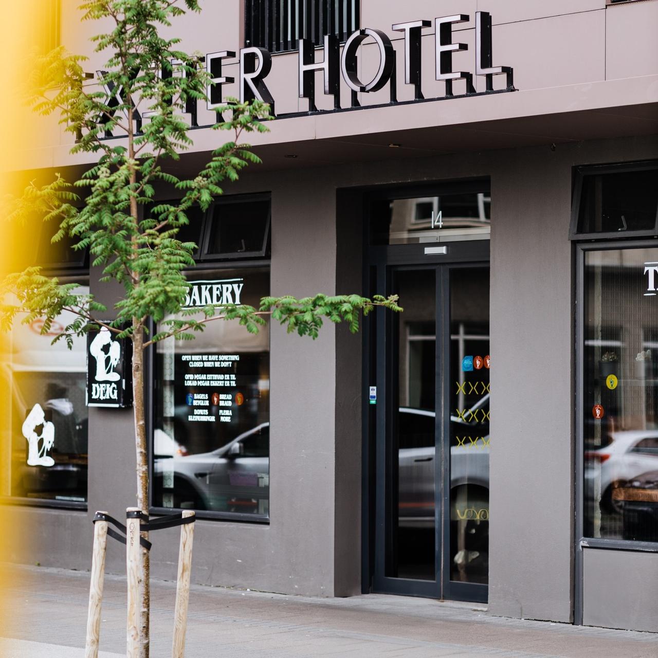 outside of exeter hotel